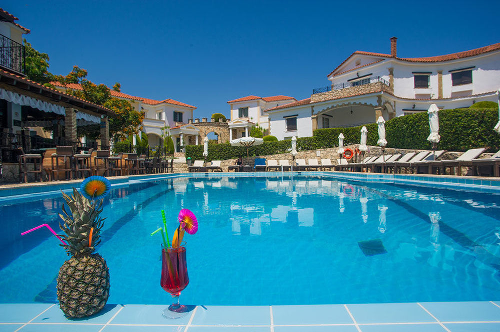 Anagenessis Village Hotel Kalamákion エクステリア 写真