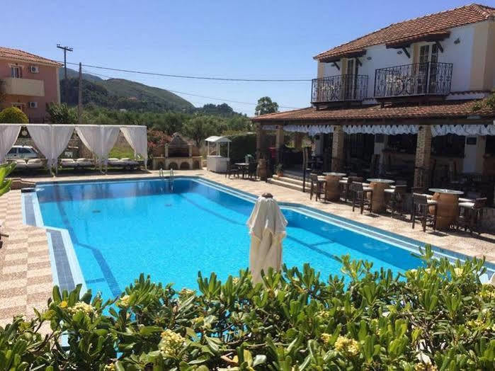 Anagenessis Village Hotel Kalamákion エクステリア 写真